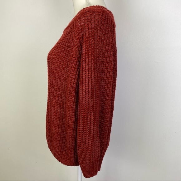 Miracle Red Crew Neck Sweater with Chunky Knit Loose Shape - Picture 2 of 10